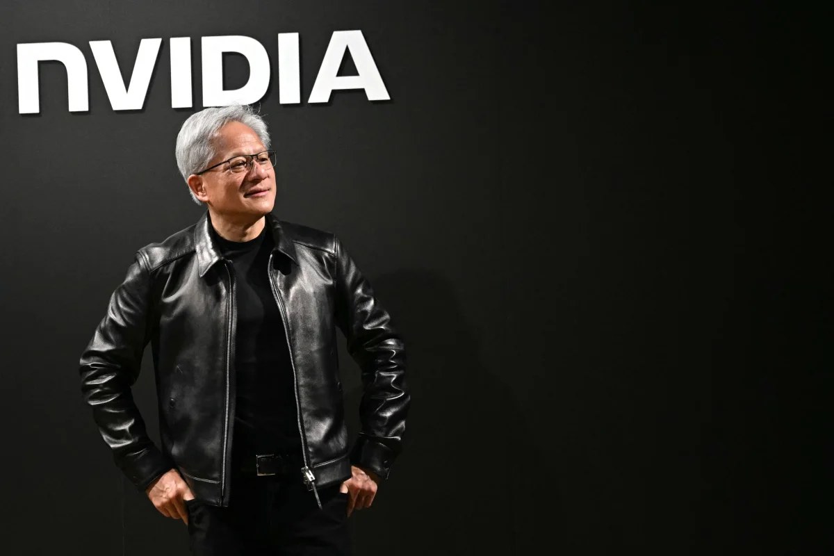 Apple arrebata a Nvidia el liderazgo en capitalización bursátil en Wall Street