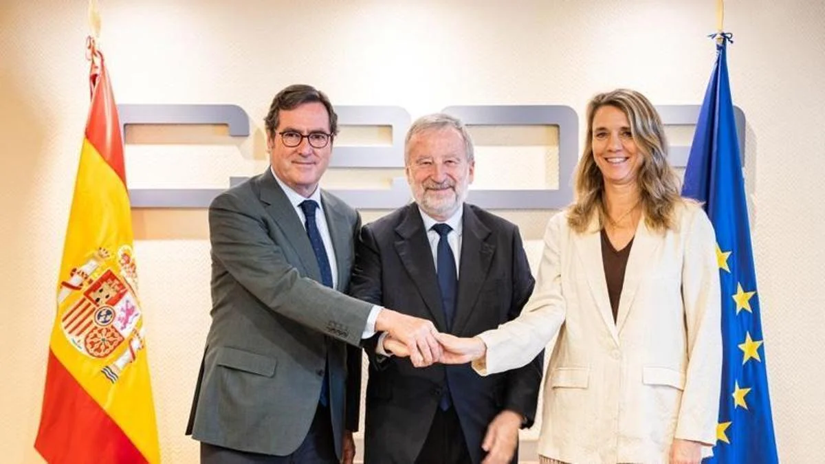 CaixaBank impulsa la financiación empresarial a 50.000 millones con apoyo de Cepyme y CEOE
