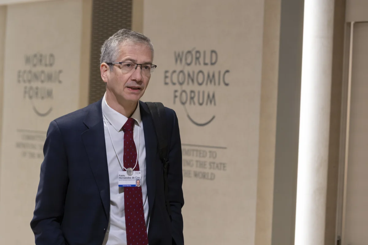De Cos se perfila como candidato español al BCE, con el apoyo del Gobierno español