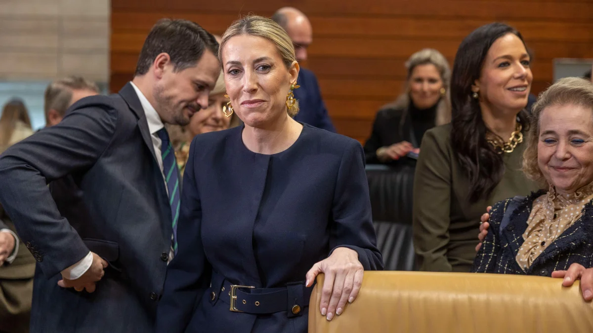 El acuerdo PP-Vox en Extremadura promete restricciones migratorias y recortes fiscales significativos