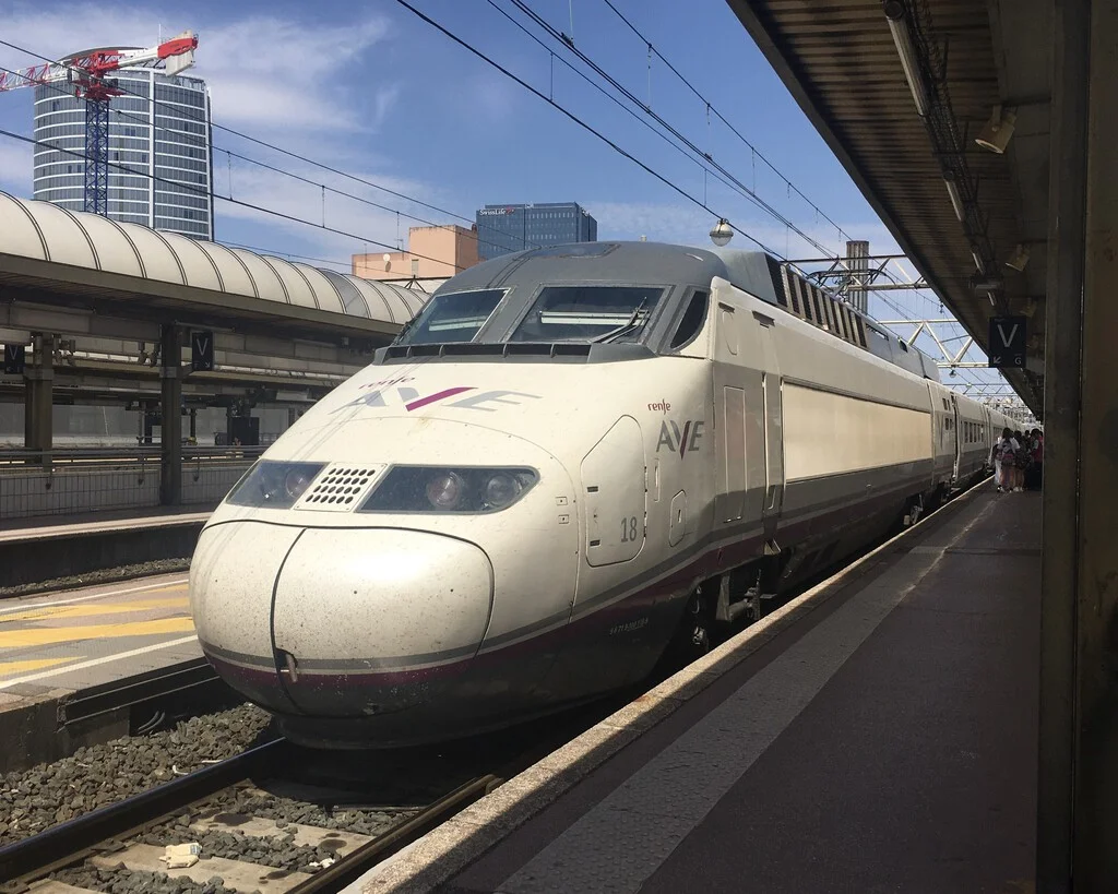 El envejecido AVE de Renfe enfrenta problemas de mantenimiento y renovación urgente