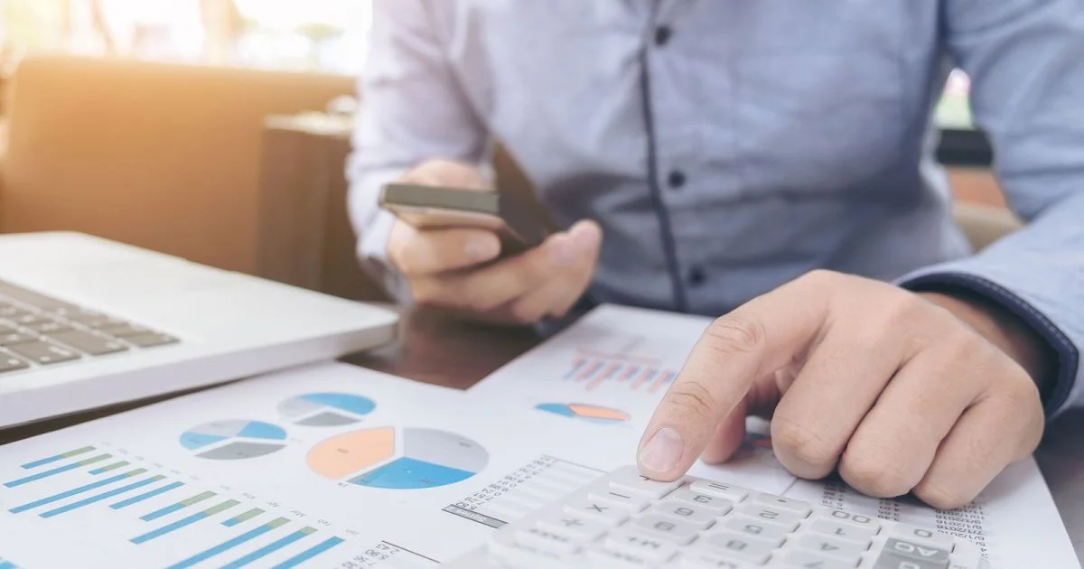 El interés compuesto: la clave para potenciar el ahorro en la jubilación de mayores de 65 años