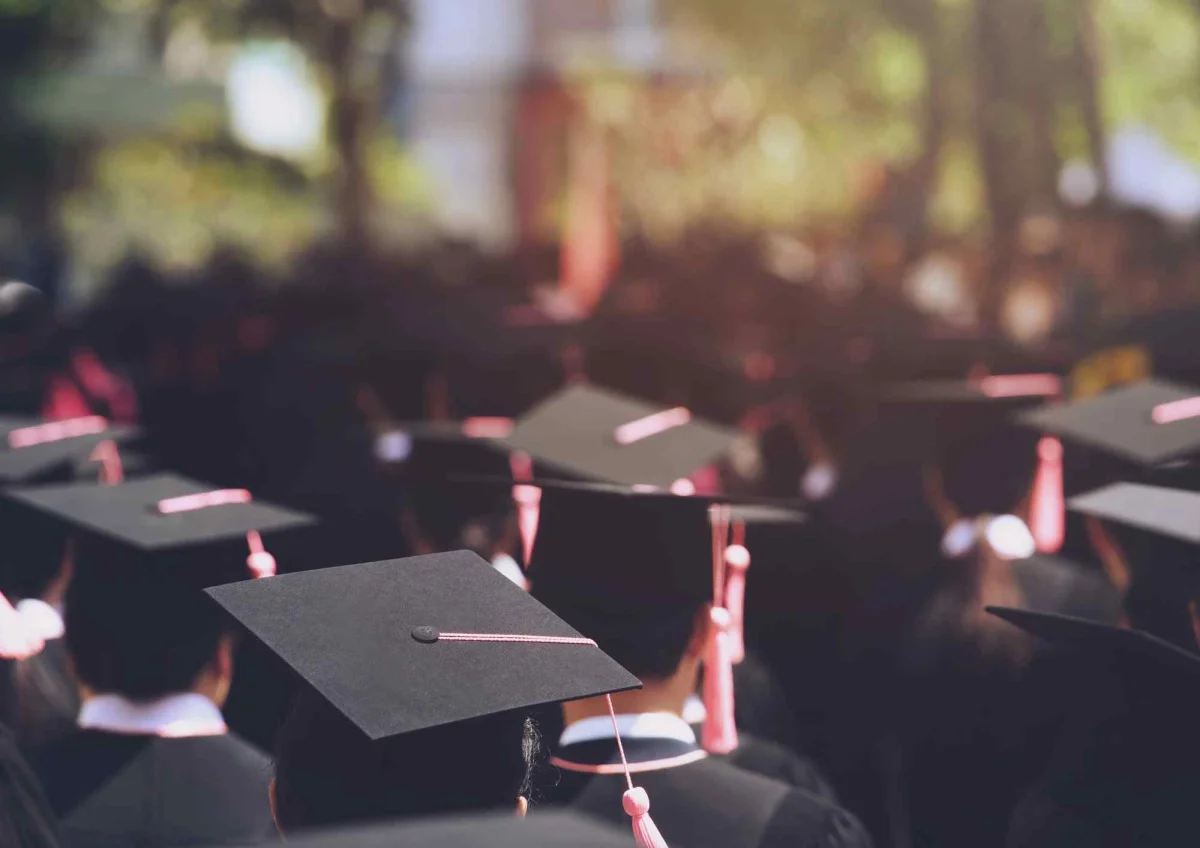 El interés por las finanzas crece entre los jóvenes españoles: un futuro laboral prometedor