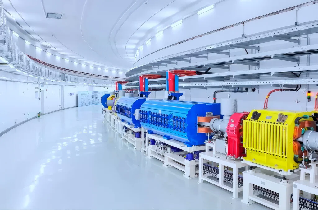 El nuevo acelerador de iones pesados de China promete revolucionar la investigación médica y energética.