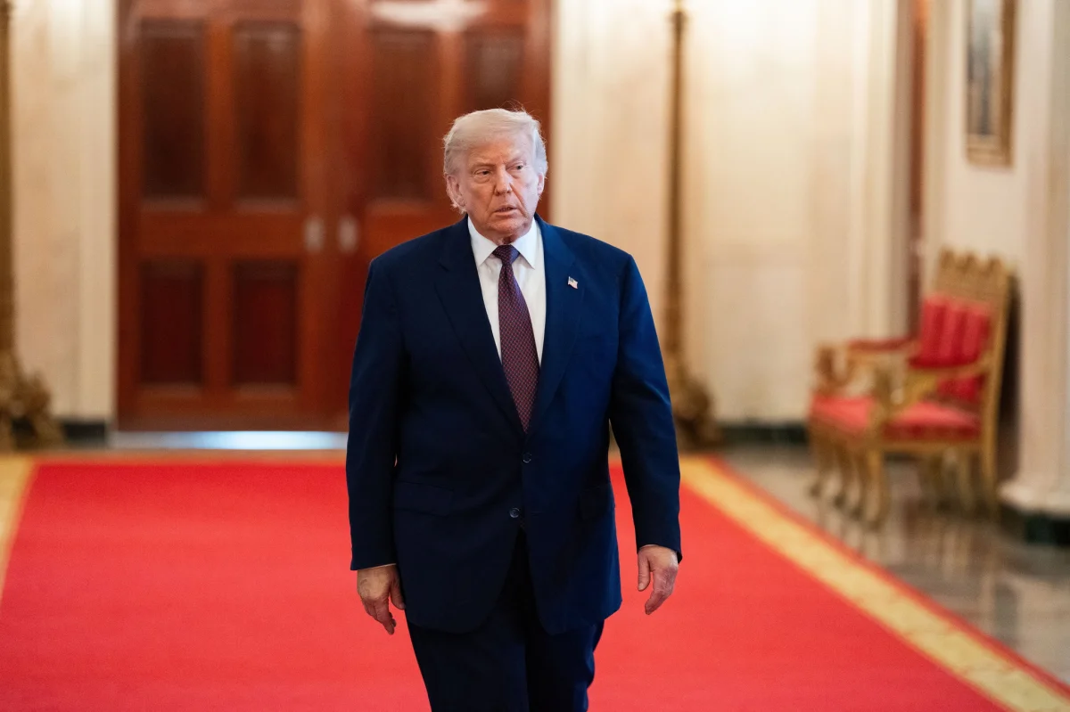 El rechazo de Trump a los peajes en el estrecho de Ormuz tranquiliza a los mercados energéticos