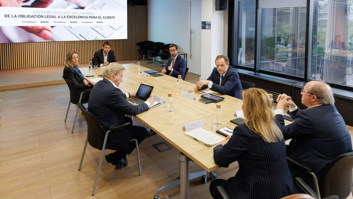 El sector financiero mejora la accesibilidad, superando las normativas legales actuales