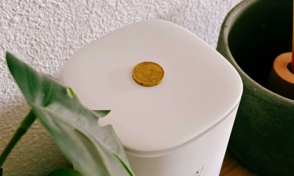 Expertos advierten sobre el engaño de usar monedas en routers WiFi para mejorar la señal