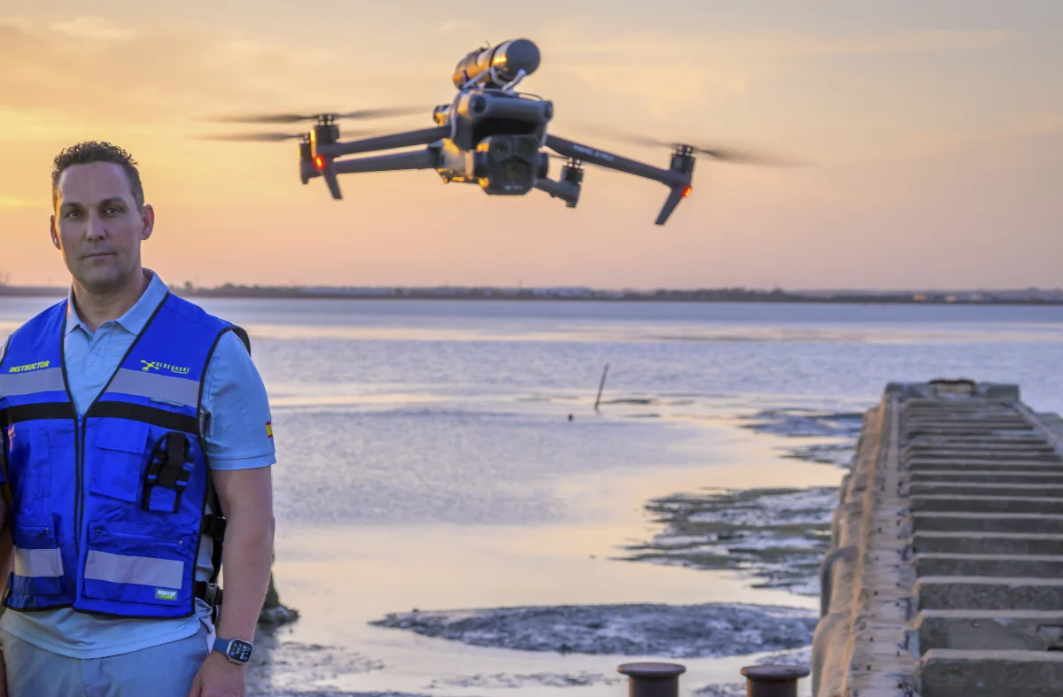 José Orozco: exguardia civil transforma su experiencia en una escuela de pilotos de drones