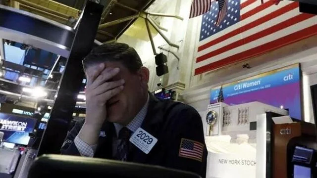 La caída del Dow Jones y el S&P 500 afecta a los inversores tras el desplome de acciones de chips