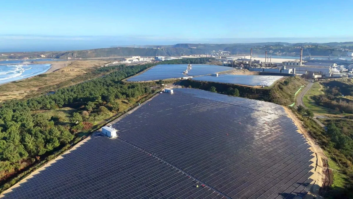 La industria del zinc se alinea con la sostenibilidad gracias a la nueva planta solar en España