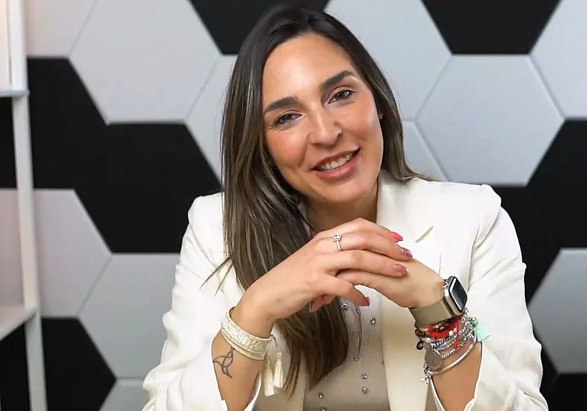 La 'Messi de las finanzas' enfrenta desafíos: devuelve 500.000 euros mientras lucha por liberar sus cuentas