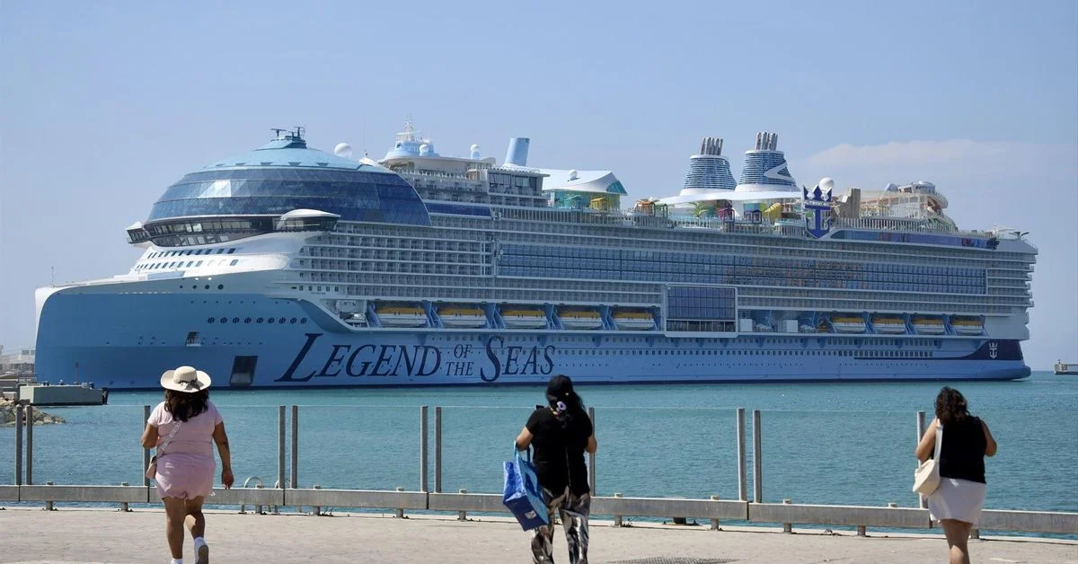 Las ciudades sufren por la masificación de cruceros que evitan compensaciones fiscales