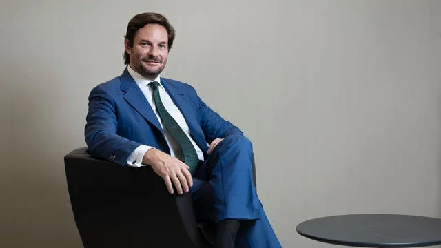 Las finanzas atraen a jóvenes españoles: una opción laboral en crecimiento