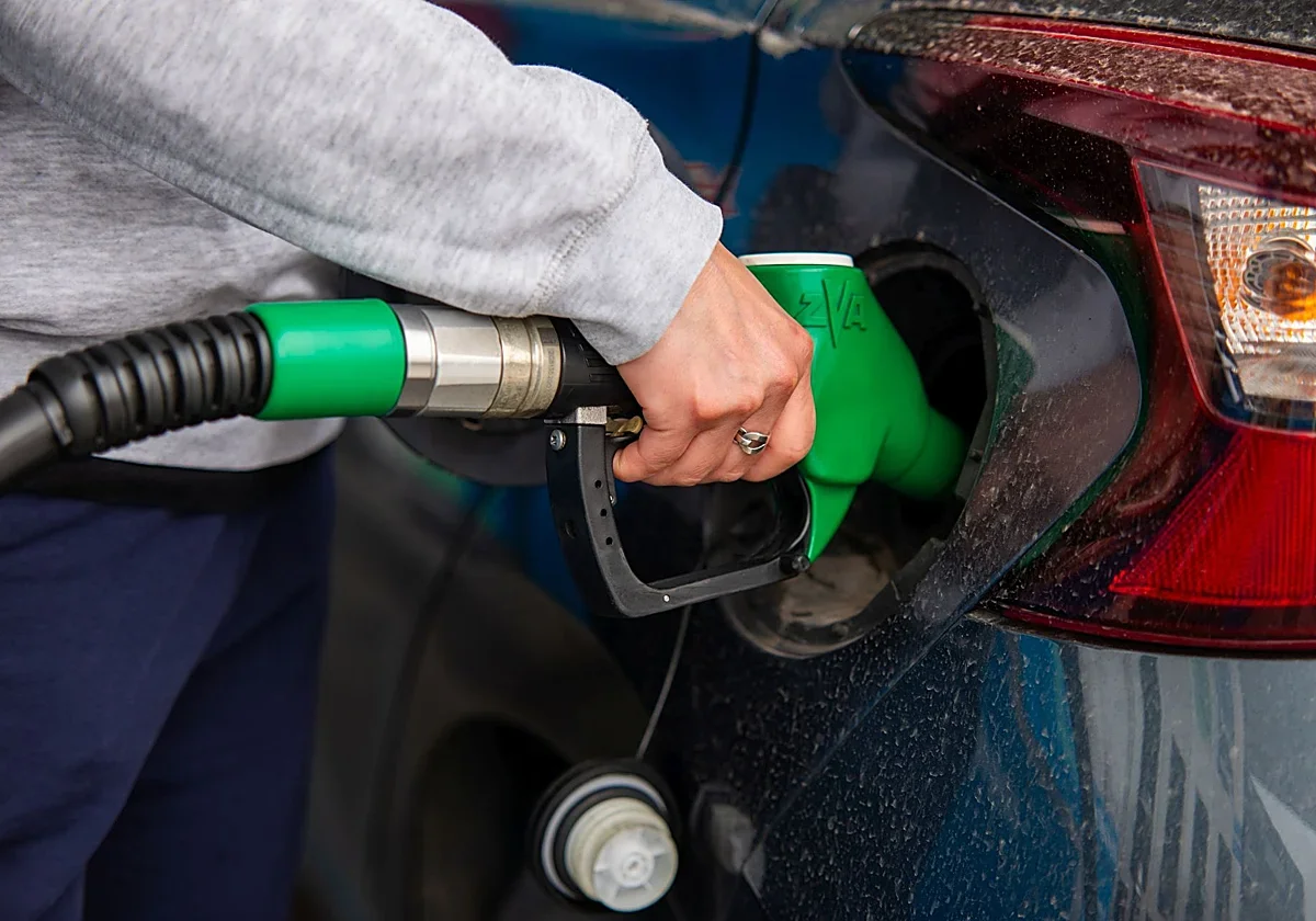 Las refinerías españolas buscan alternativas ante la caída del 17% en crudo de Oriente Medio