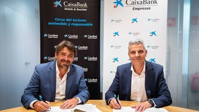 Los alojamientos turísticos en España reciben un impulso de 2.800 millones de CaixaBank y CEHAT