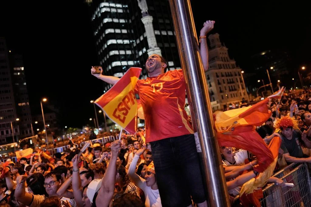 Los consumidores españoles se benefician de regalos tras la victoria en el Mundial