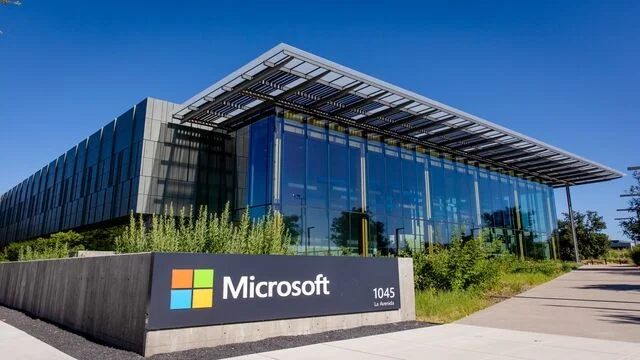 Microsoft refuerza su estrategia de IA al aliarse con China para liderar el mercado