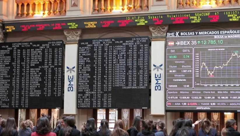 Repsol sufre caídas significativas mientras IAG, Santander y ArcelorMittal se benefician del desplome del petróleo