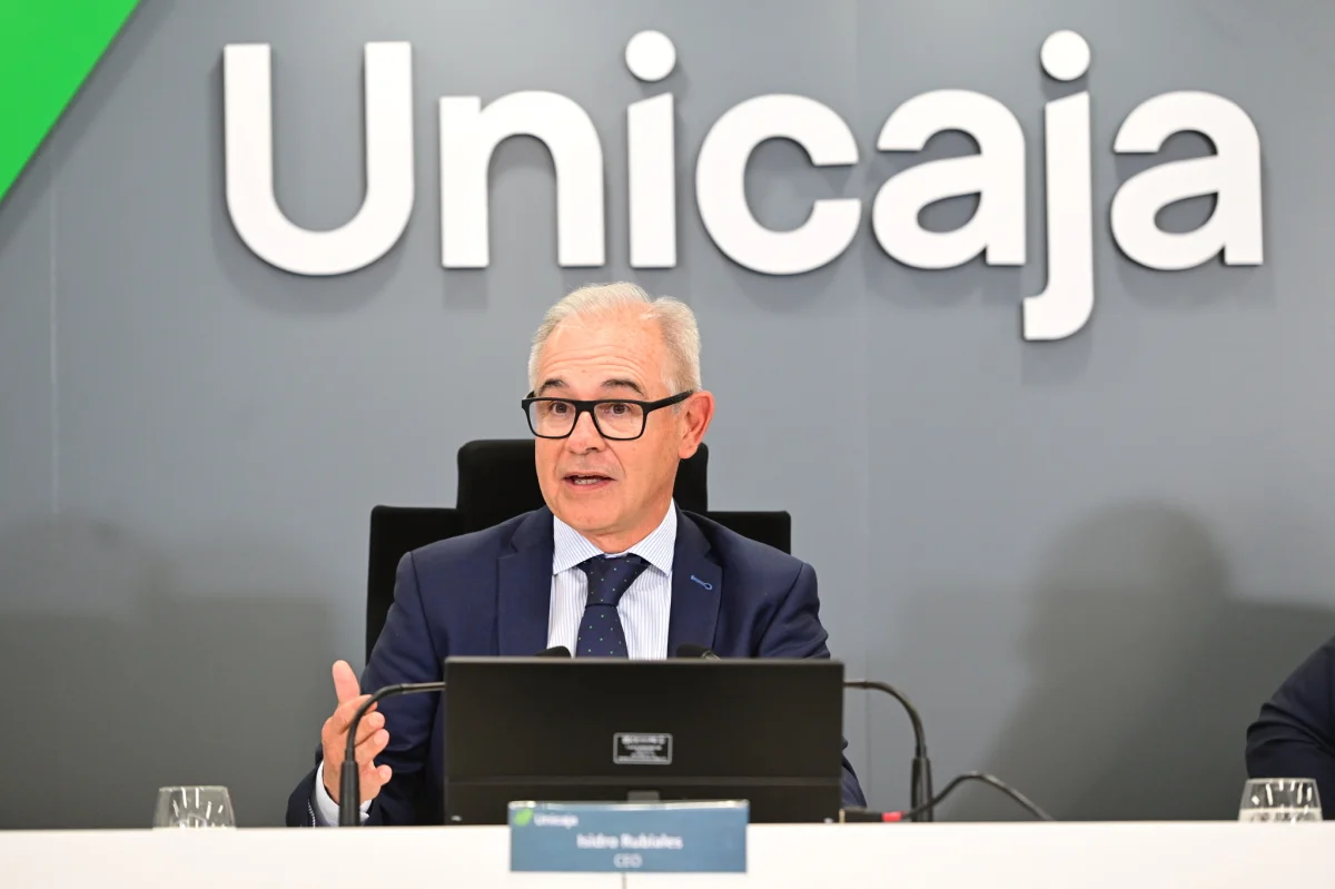 Unicaja se acerca a la adquisición de WiZink, afectando el sector bancario español