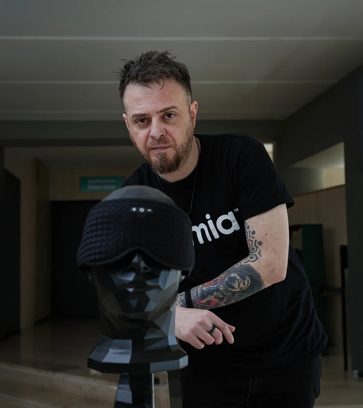 Yesh revoluciona el bienestar laboral: cabinas de IA empática para combatir el estrés